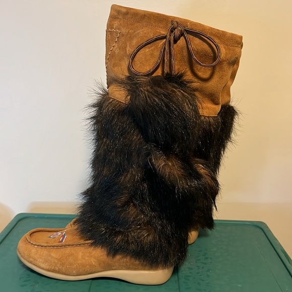 Santana Canada Moccasin Boots - Picture 3 of 6